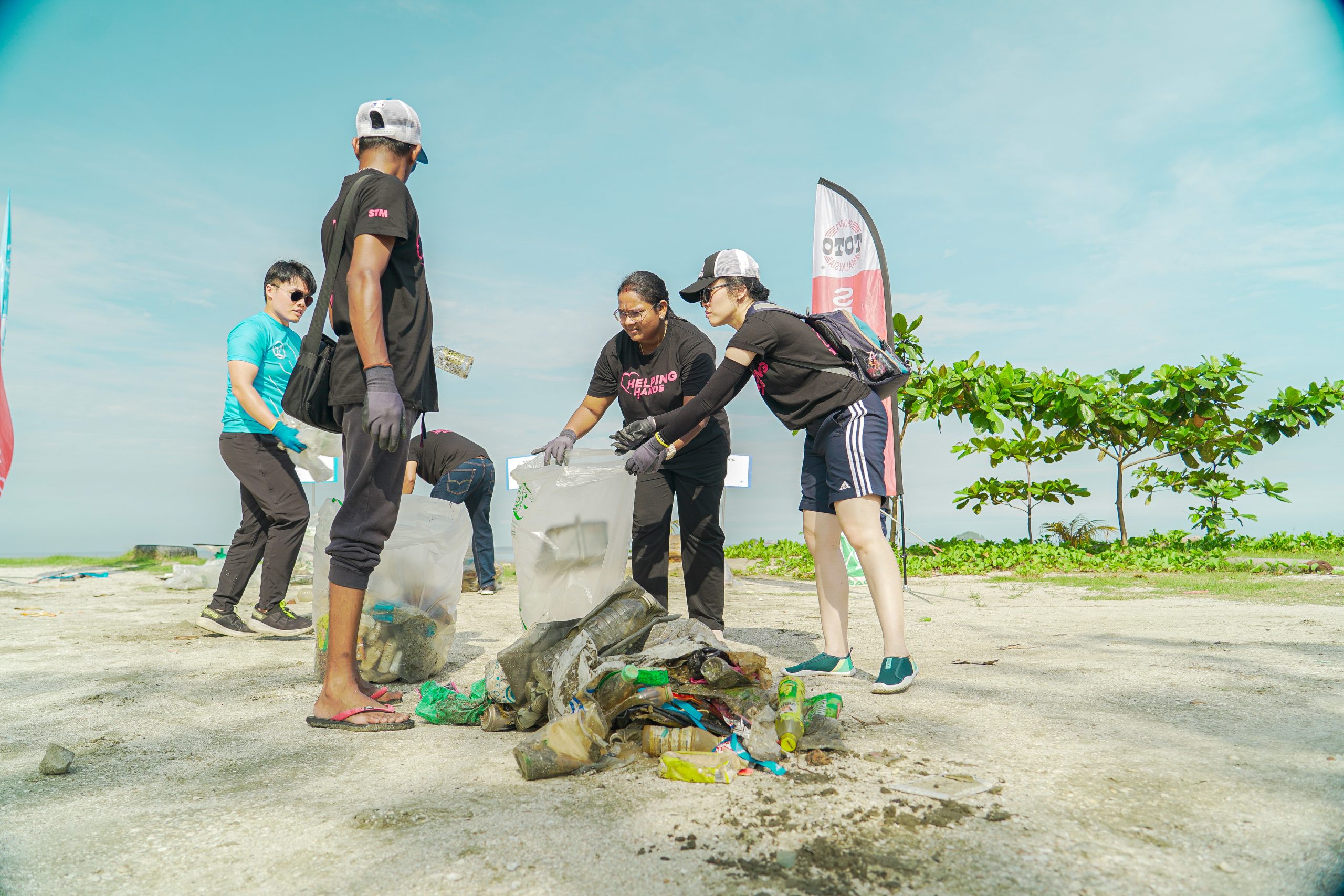 STM Lottery Joins Hands with MY Clean Beach in Environmental Conservation Efforts